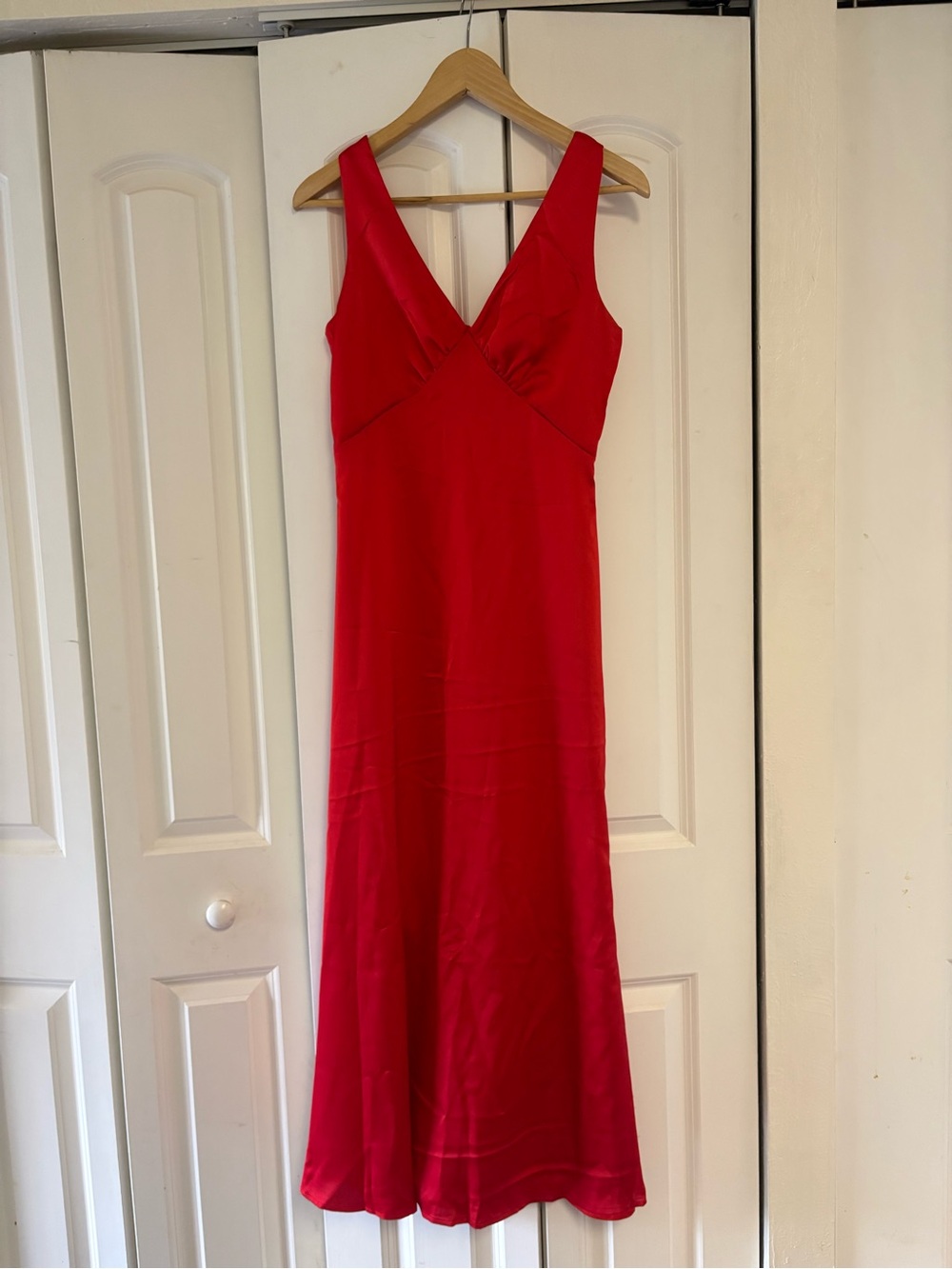 Red Sleeveless V-Neck Satin Maxi Dress